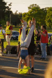 milica handstand
